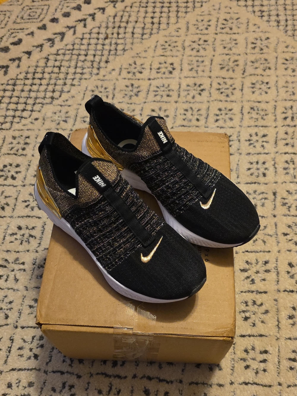 Nike Phantom Women’s Black and Gold Knit Slip-On Sneakers Size 8